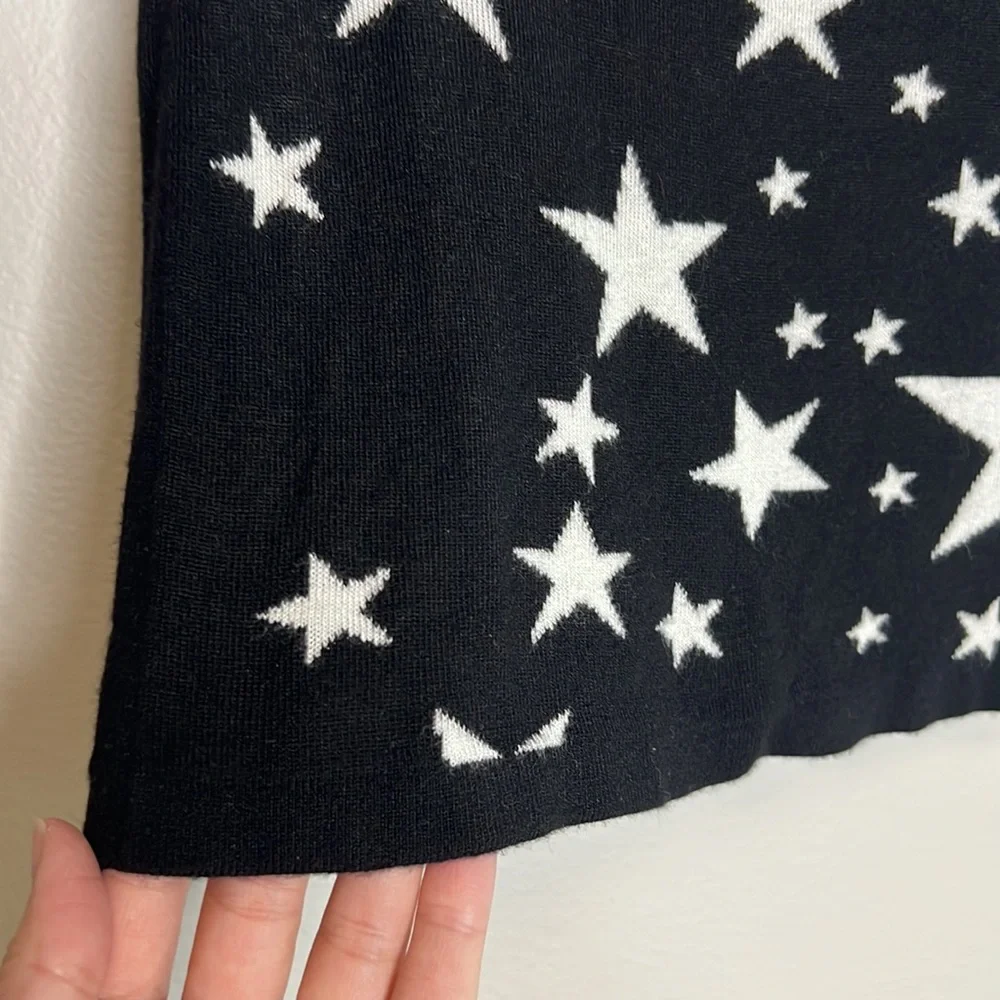 H&M DIVIDED black and white Stars stretchy knit mini skirt size Small